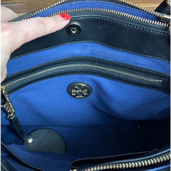Large Tory Burch Robinson Tote Bag - Picture 13 of 16